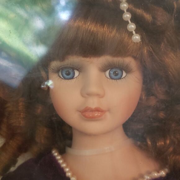 Brand New in Box Vintage Collector's Choice Porcelain Doll - Picture 1 of 8